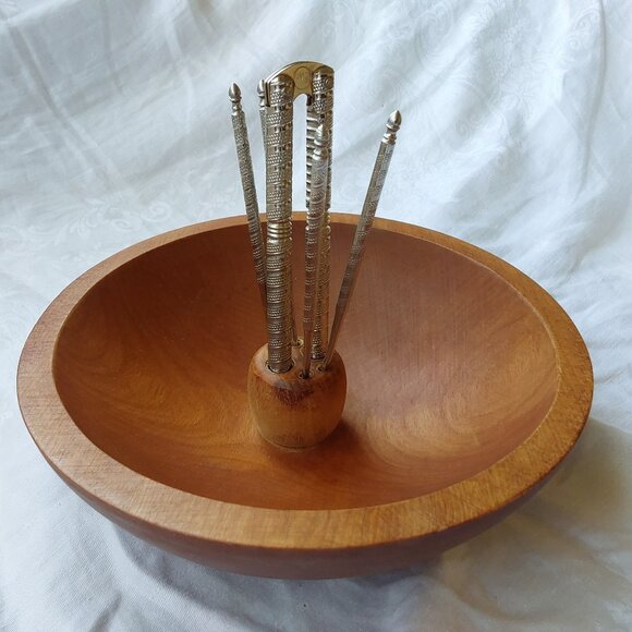 Vintage Baribocraft wood nut bowl with nutcracker and picks - Picture 1 of 9